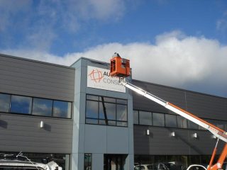 Comment choisir la taille idéale pour une enseigne de magasin